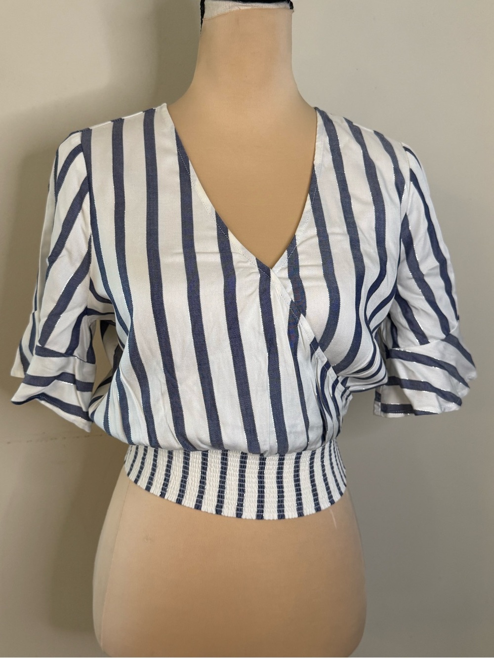 DH Mew York crop top blue & white metallic stripes V neck ruffle sleeves SZ XS